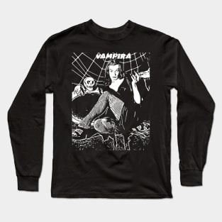 Vampira - Classic Television Horror Hostess Long Sleeve T-Shirt